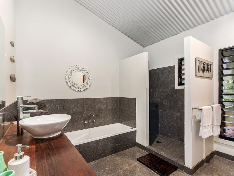 9-11 Ridgeview Crescent, Bonogin QLD 4213