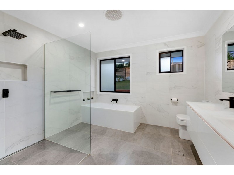 527 Ashmore Road, Ashmore QLD 4214