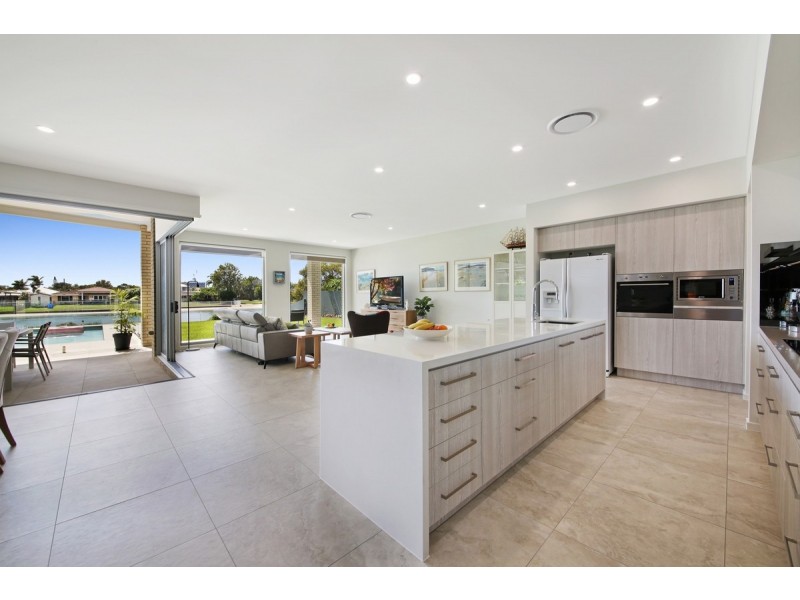 58 Mallawa Drive, Palm Beach QLD 4221