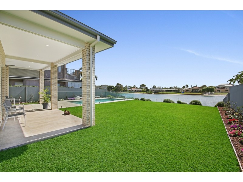 58 Mallawa Drive, Palm Beach QLD 4221