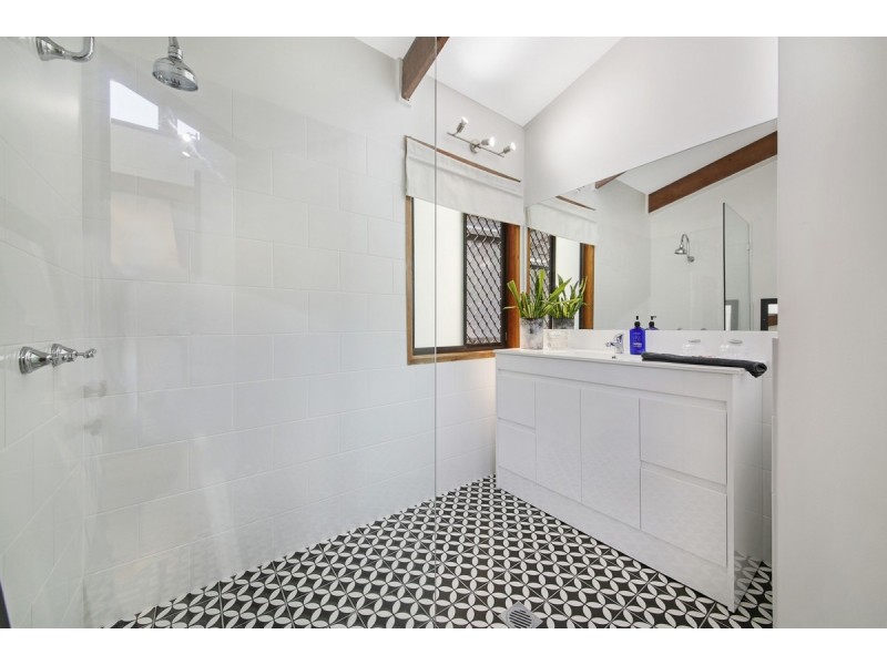 22 Bronzewing Close, Elanora QLD 4221