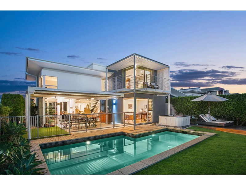 837 Legend Trail, Robina QLD 4226