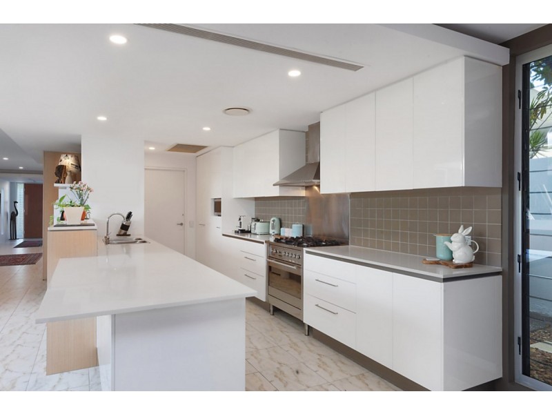 837 Legend Trail, Robina QLD 4226