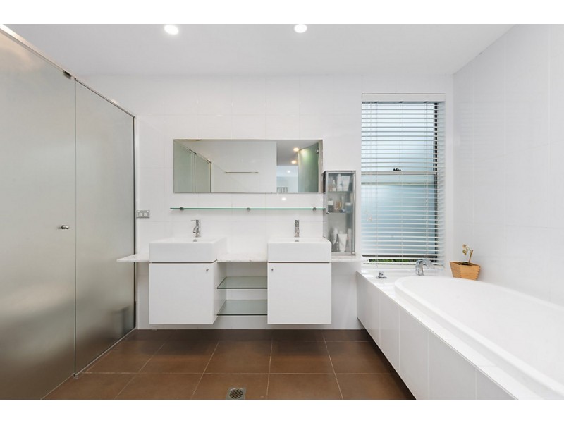 837 Legend Trail, Robina QLD 4226