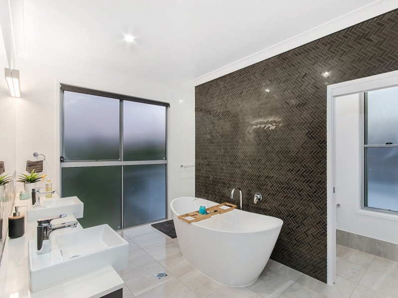 28 Panorama Drive, Reedy Creek QLD 4227