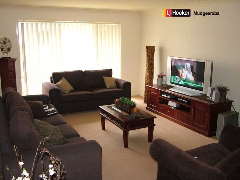 6 Burr, Pacific Pines QLD 4211
