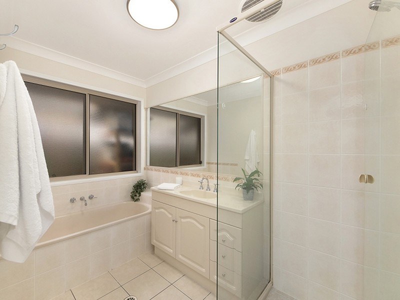 11 Aquarius Street, Reedy Creek QLD 4227