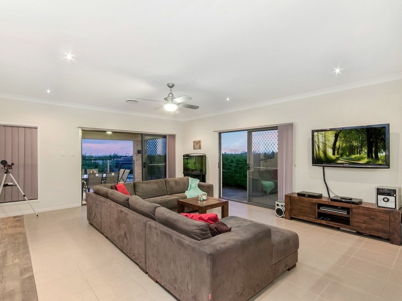 19 Laceflower Court, Reedy Creek QLD 4227