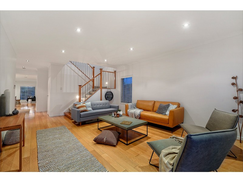 6 Southern Skies Avenue, Reedy Creek QLD 4227