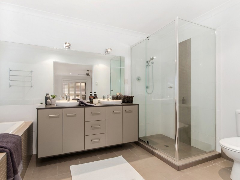 6 Southern Skies Avenue, Reedy Creek QLD 4227