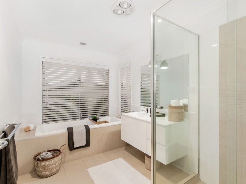 6 Southern Skies Avenue, Reedy Creek QLD 4227