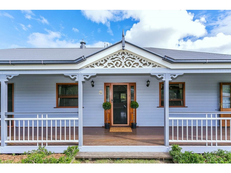 25 Mountain View Crest, Mount Nathan QLD 4211