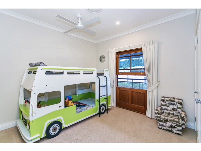 25 Mountain View Crest, Mount Nathan QLD 4211