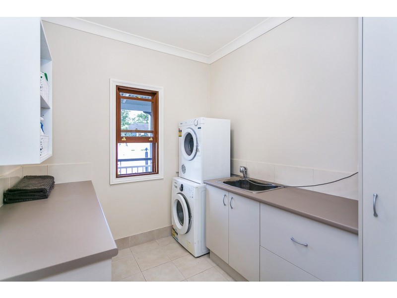 25 Mountain View Crest, Mount Nathan QLD 4211
