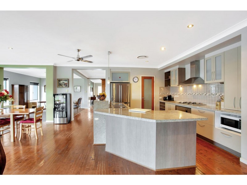 35 Willow Tree Drive, Reedy Creek QLD 4227