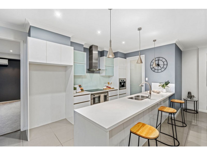 17 Stone Creek Drive, Upper Coomera QLD 4209