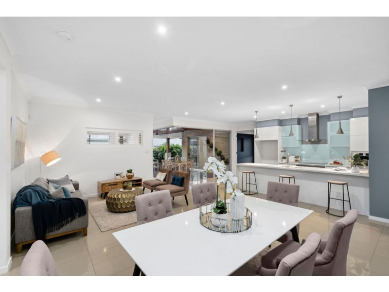 17 Stone Creek Drive, Upper Coomera QLD 4209