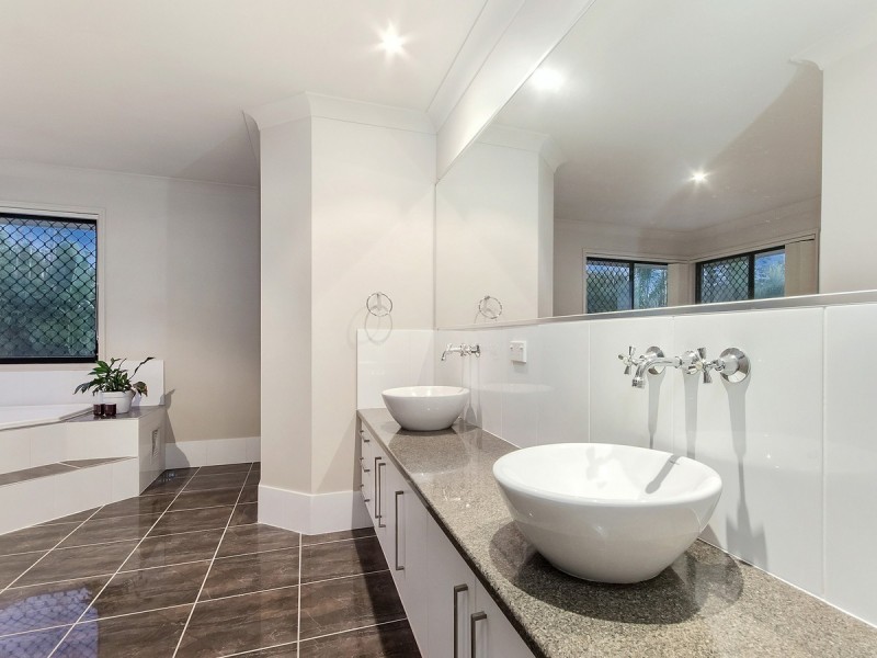 16 Barden Ridge Road, Reedy Creek QLD 4227