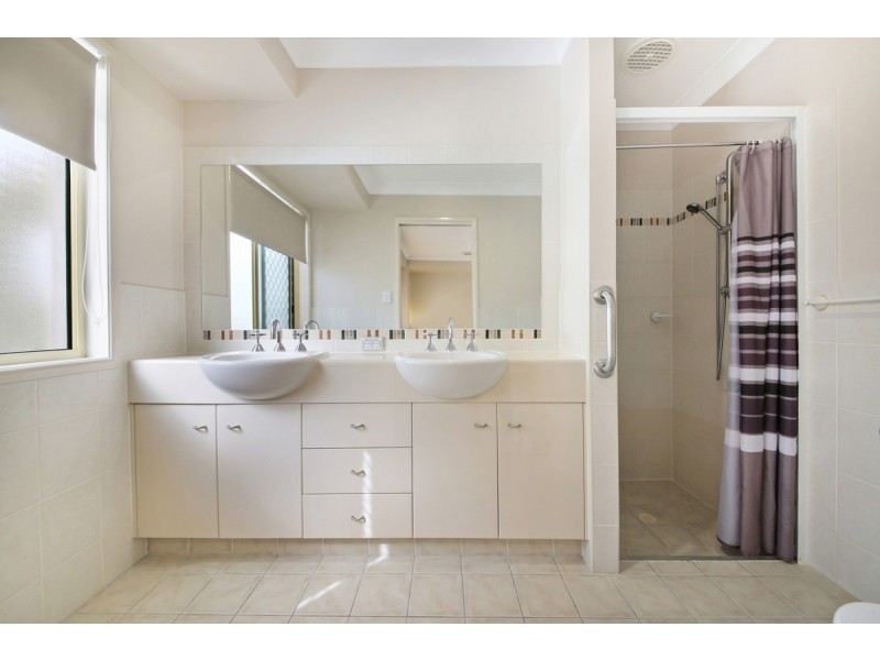 9 Ellis Drive, Mudgeeraba QLD 4213