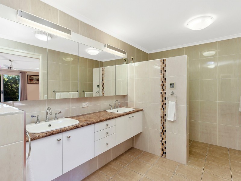 15 Baileys Road, Tallai QLD 4213