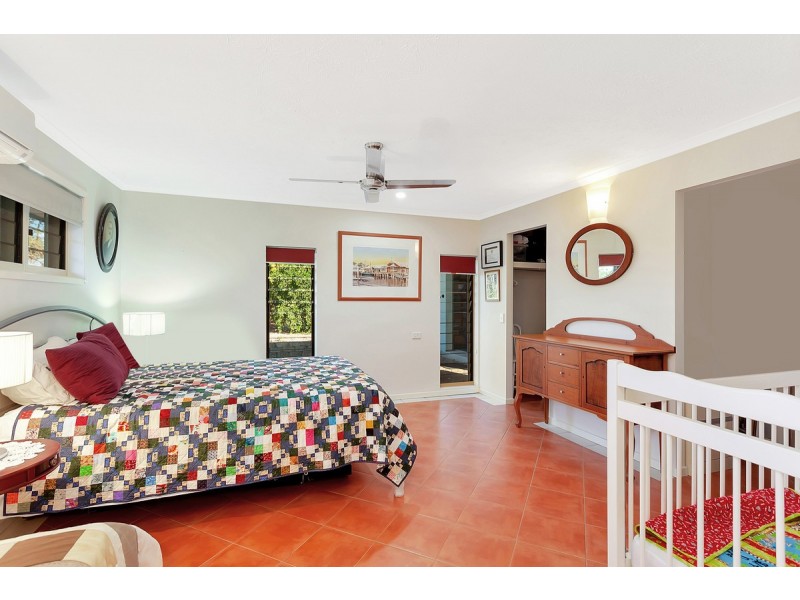 15 Baileys Road, Tallai QLD 4213