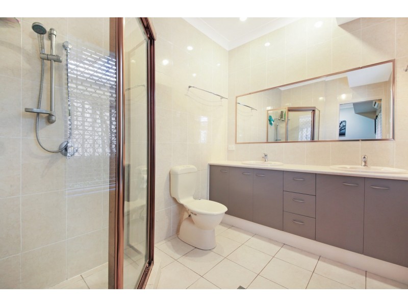 10 Acklin Court, Varsity Lakes QLD 4227