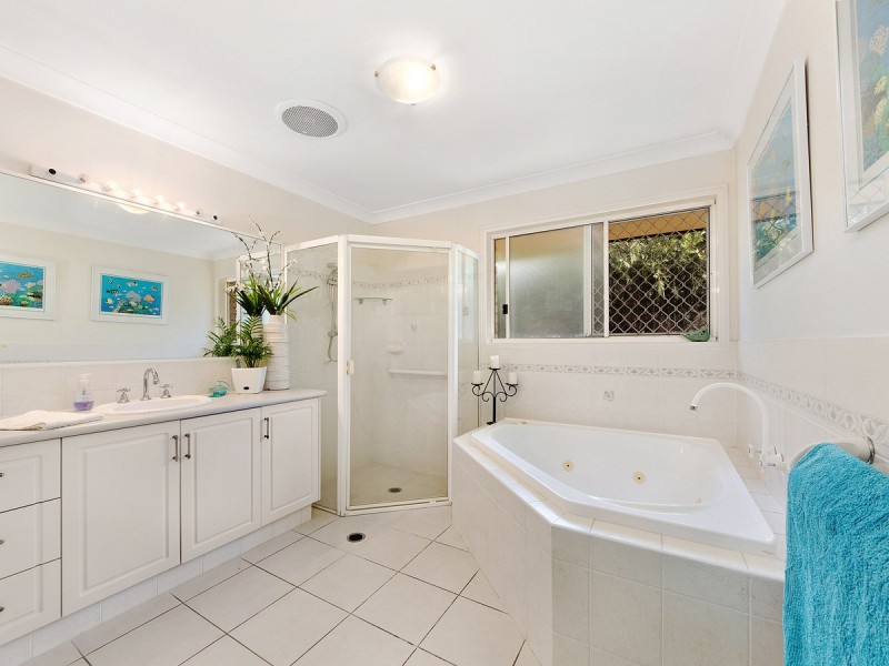 18 Litsea Court, Reedy Creek QLD 4227