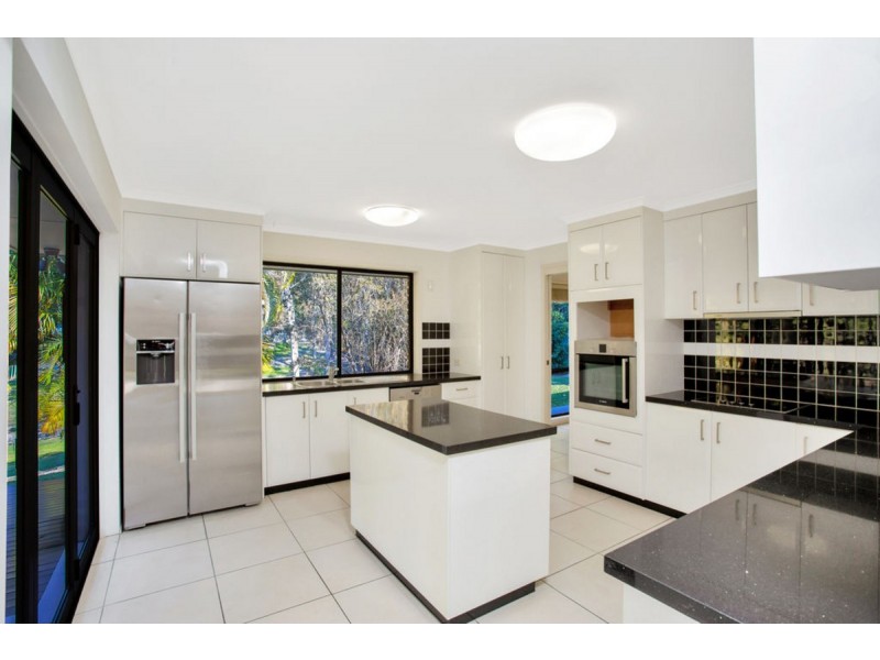 2 Fergus Court, Worongary QLD 4213