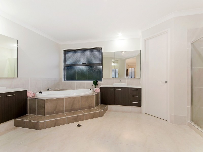 80 Cordyline Drive, Reedy Creek QLD 4227