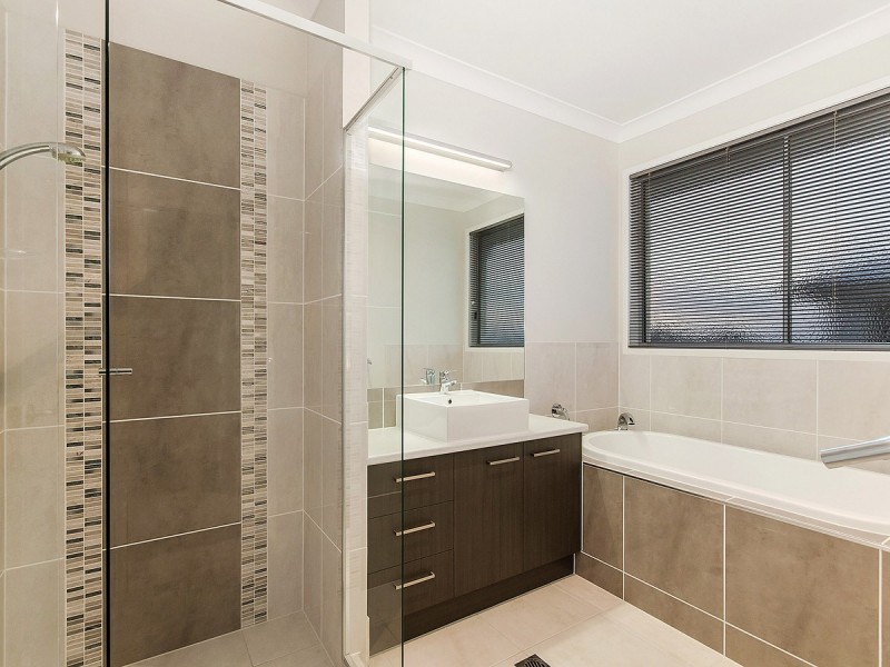 80 Cordyline Drive, Reedy Creek QLD 4227