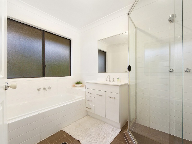 21 Snowwood Street, Reedy Creek QLD 4227