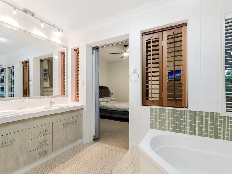 11 Boambee Court, Reedy Creek QLD 4227