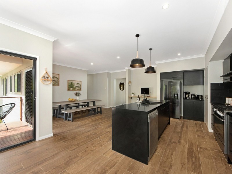 28 Kingcrest Drive, Reedy Creek QLD 4227