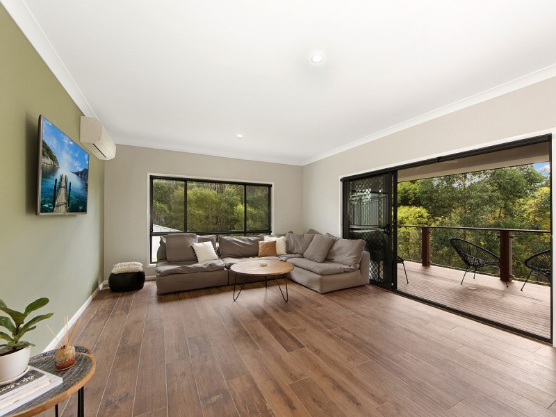28 Kingcrest Drive, Reedy Creek QLD 4227