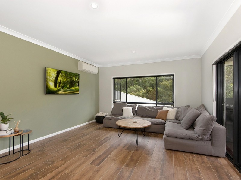 28 Kingcrest Drive, Reedy Creek QLD 4227