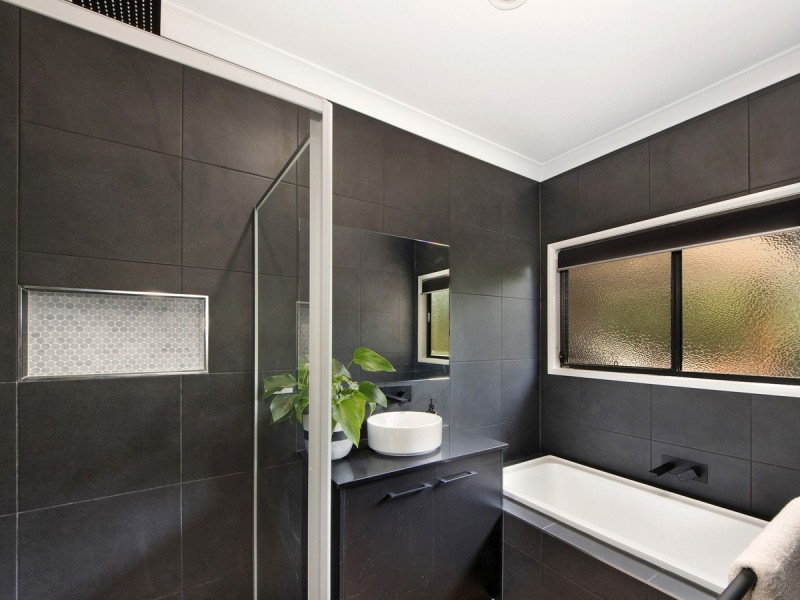 28 Kingcrest Drive, Reedy Creek QLD 4227