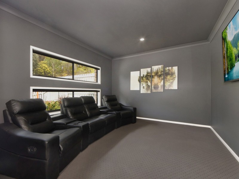 28 Kingcrest Drive, Reedy Creek QLD 4227