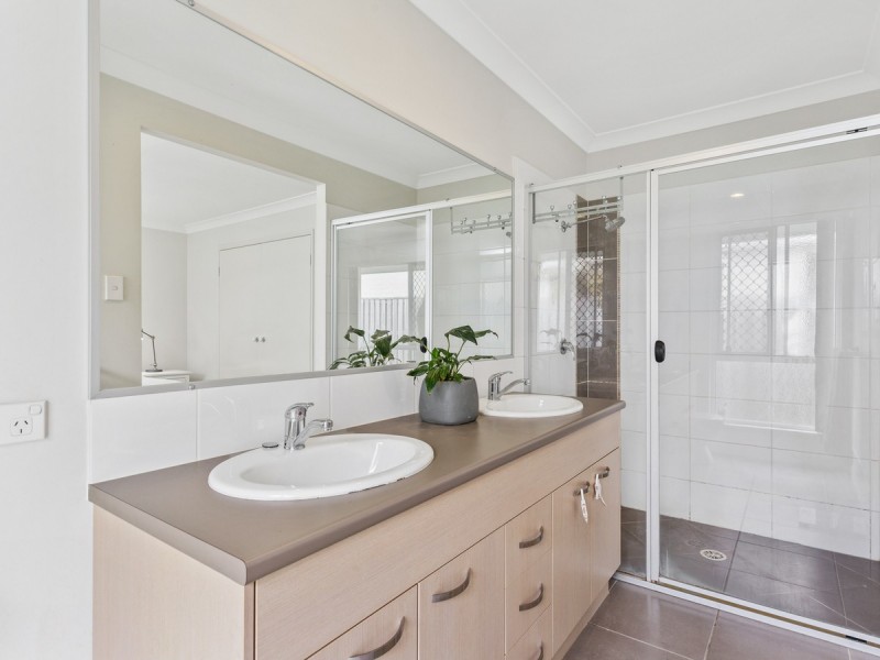 89 Observatory Drive, Reedy Creek QLD 4227