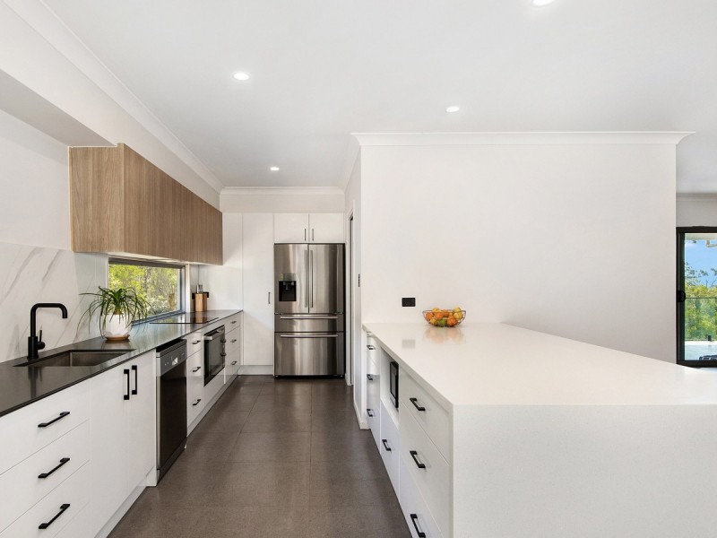 22 Kingcrest Drive, Reedy Creek QLD 4227