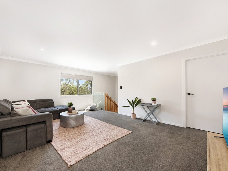 22 Kingcrest Drive, Reedy Creek QLD 4227