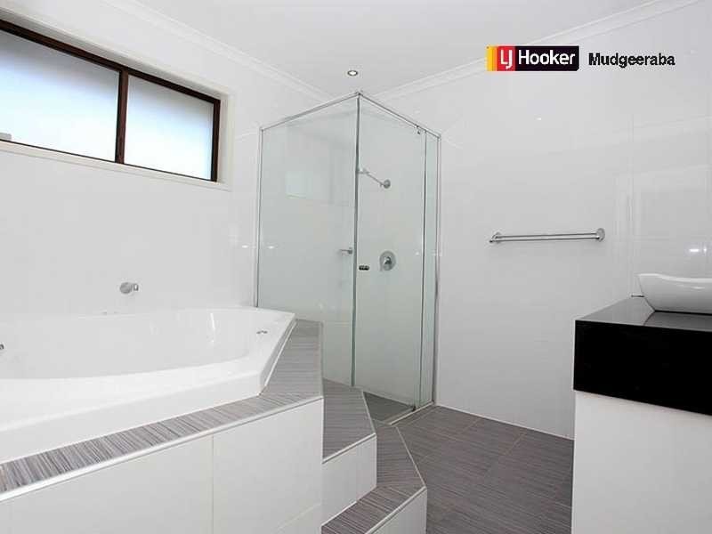 5 Princess Place, Tallai QLD 4213