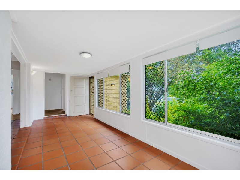 140 Bamboo Avenue, Benowa QLD 4217