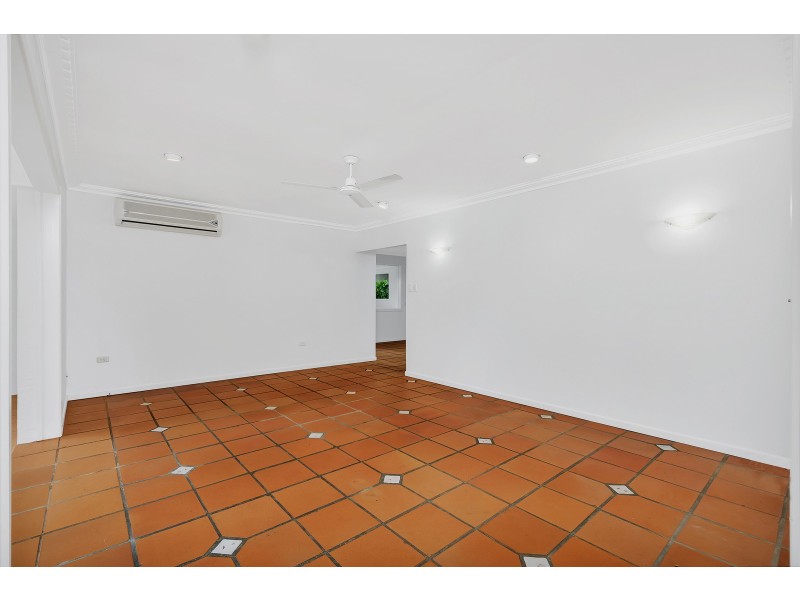 140 Bamboo Avenue, Benowa QLD 4217