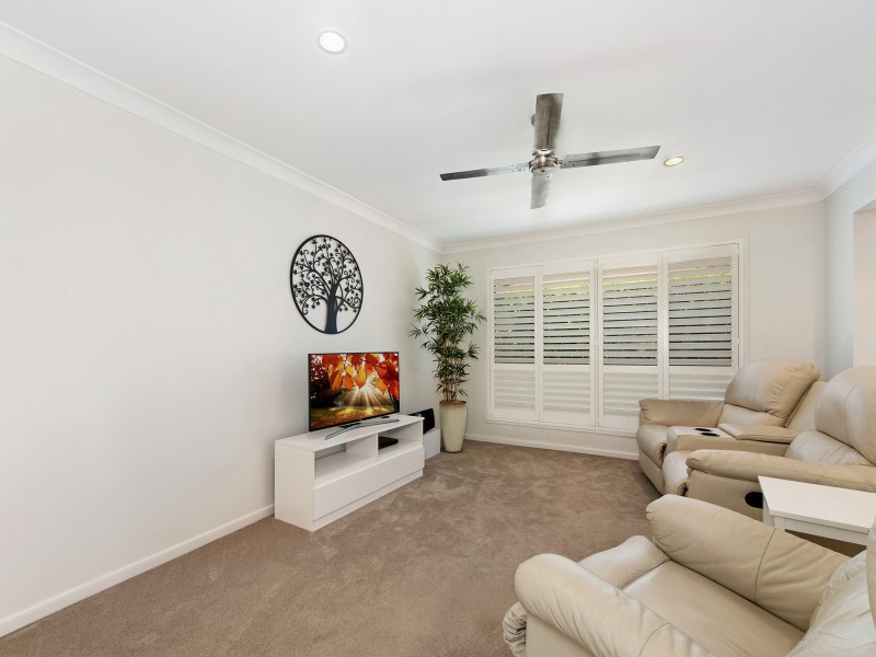 4 Josh Court, Ashmore QLD 4214