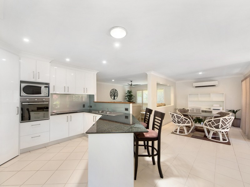 4 Josh Court, Ashmore QLD 4214