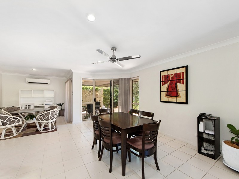 4 Josh Court, Ashmore QLD 4214
