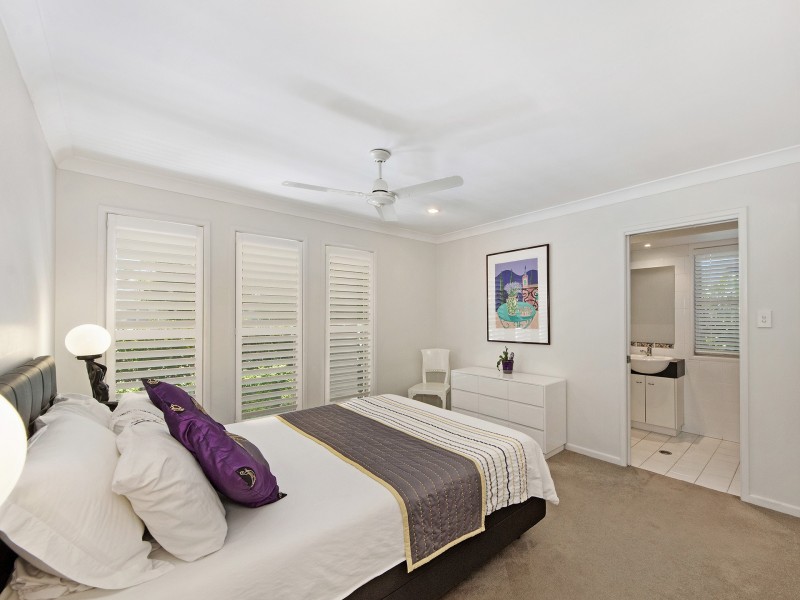 4 Josh Court, Ashmore QLD 4214