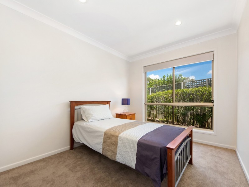 4 Josh Court, Ashmore QLD 4214