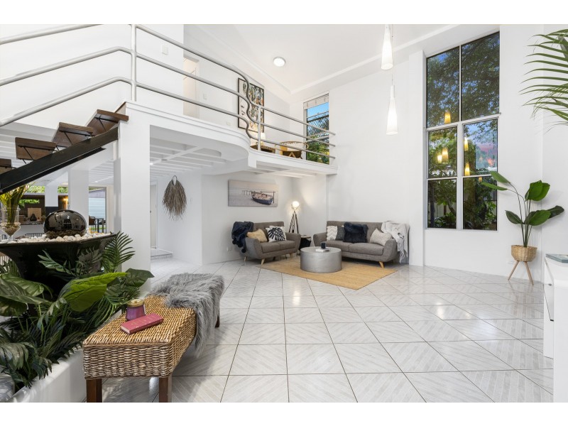 68 Manus Avenue, Palm Beach QLD 4221
