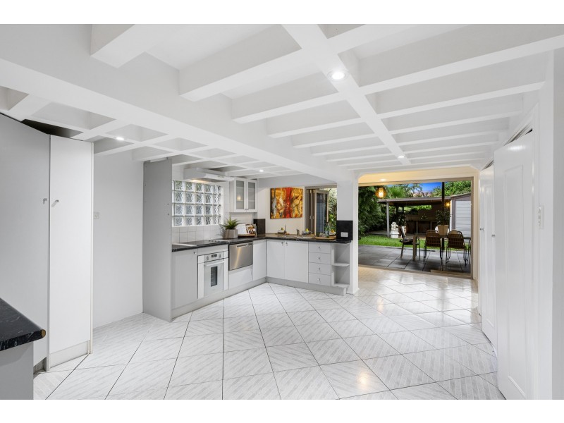 68 Manus Avenue, Palm Beach QLD 4221